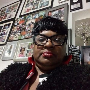 Meet your Posher, Renee